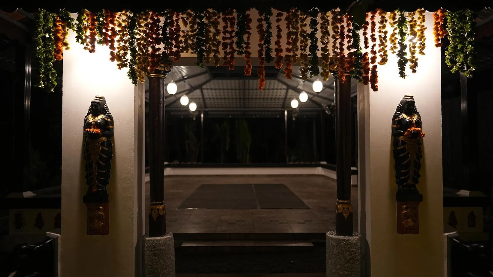 Chalet Kayyalas Courtyard Thrissur